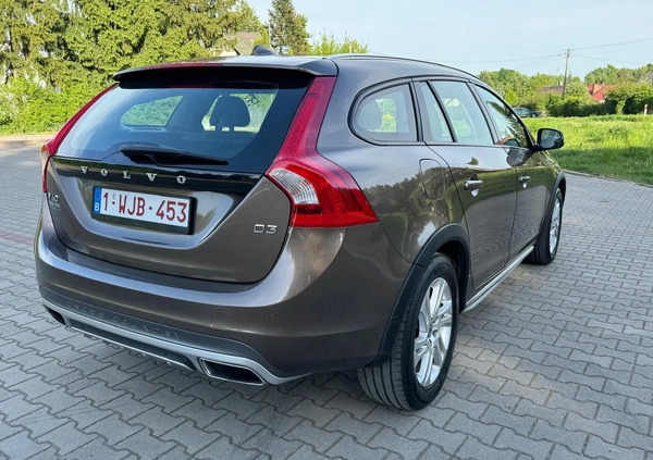 Volvo V60 Cross Country cena 55900 przebieg: 225000, rok produkcji 2015 z Puławy małe 742